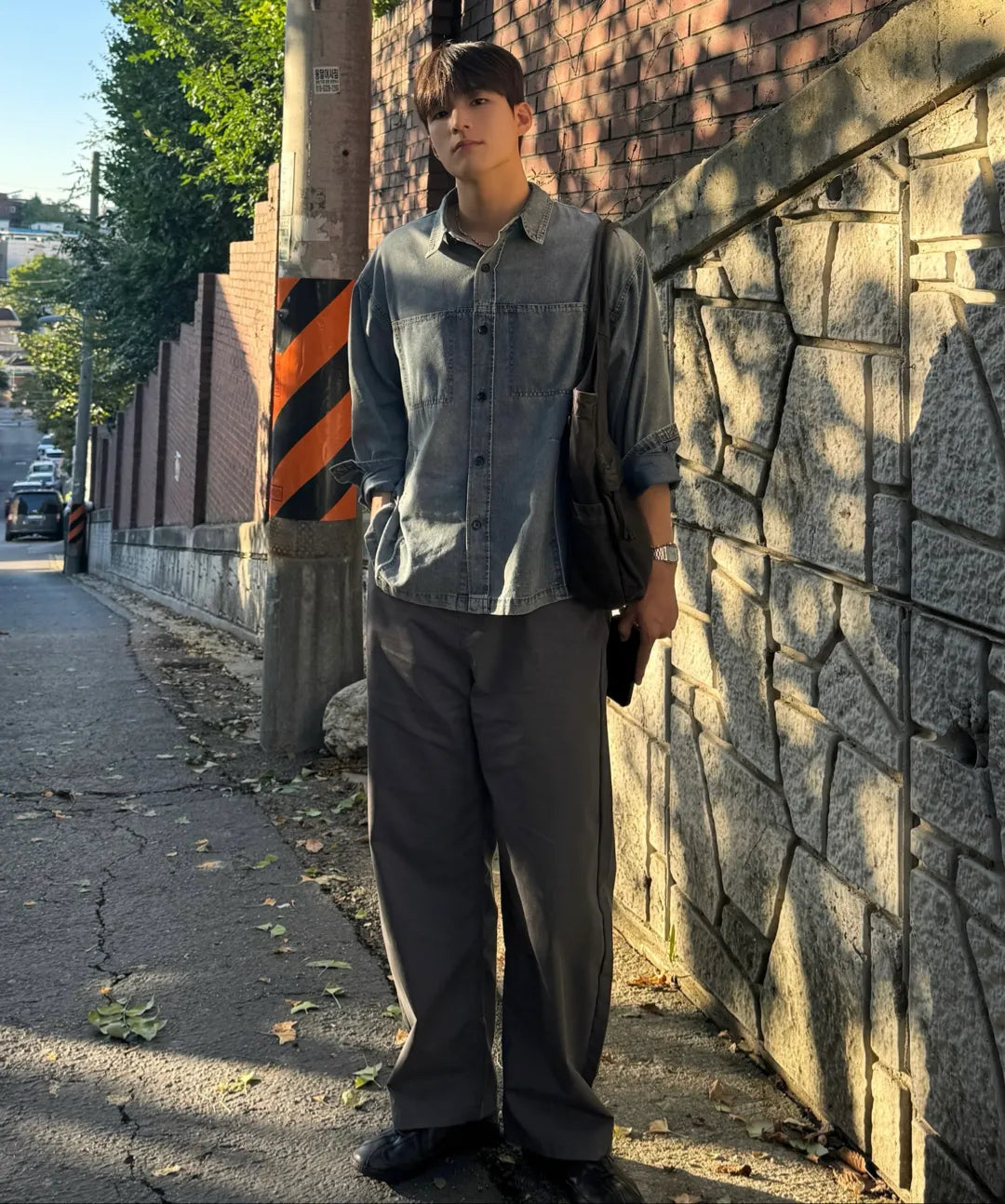 Curved Cotton Chino Pants [Charcoal]