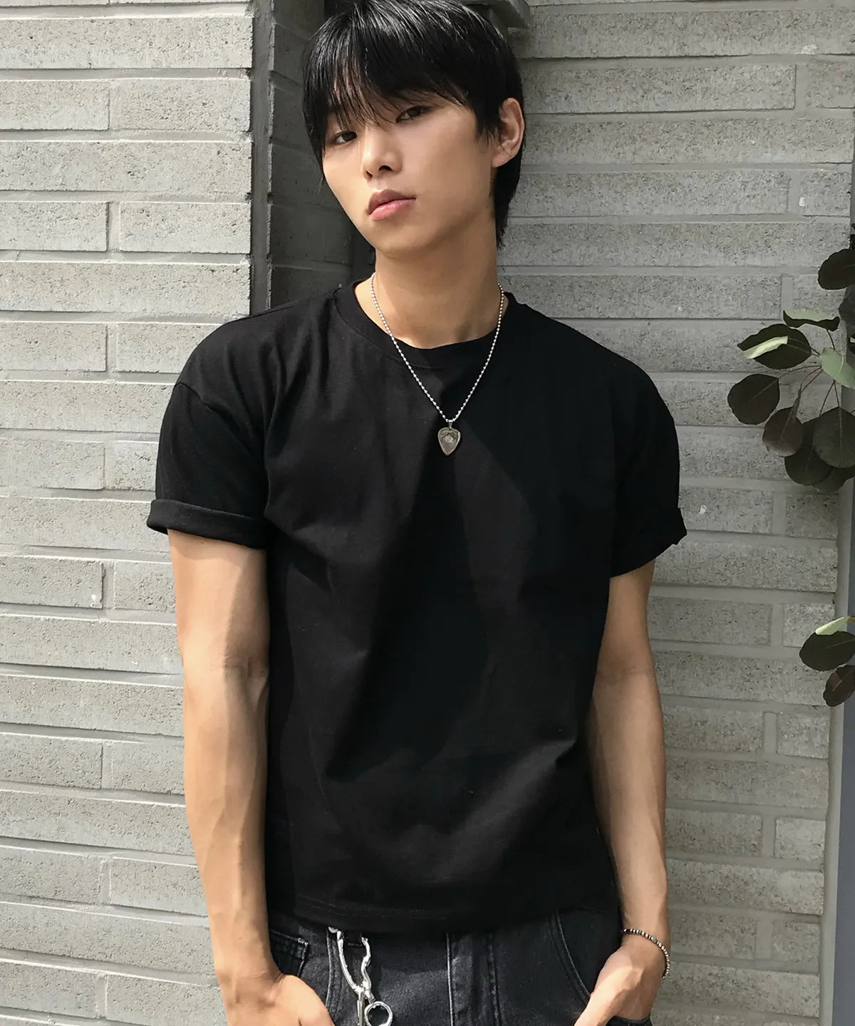 Essential Crop T-Shirt [Black]