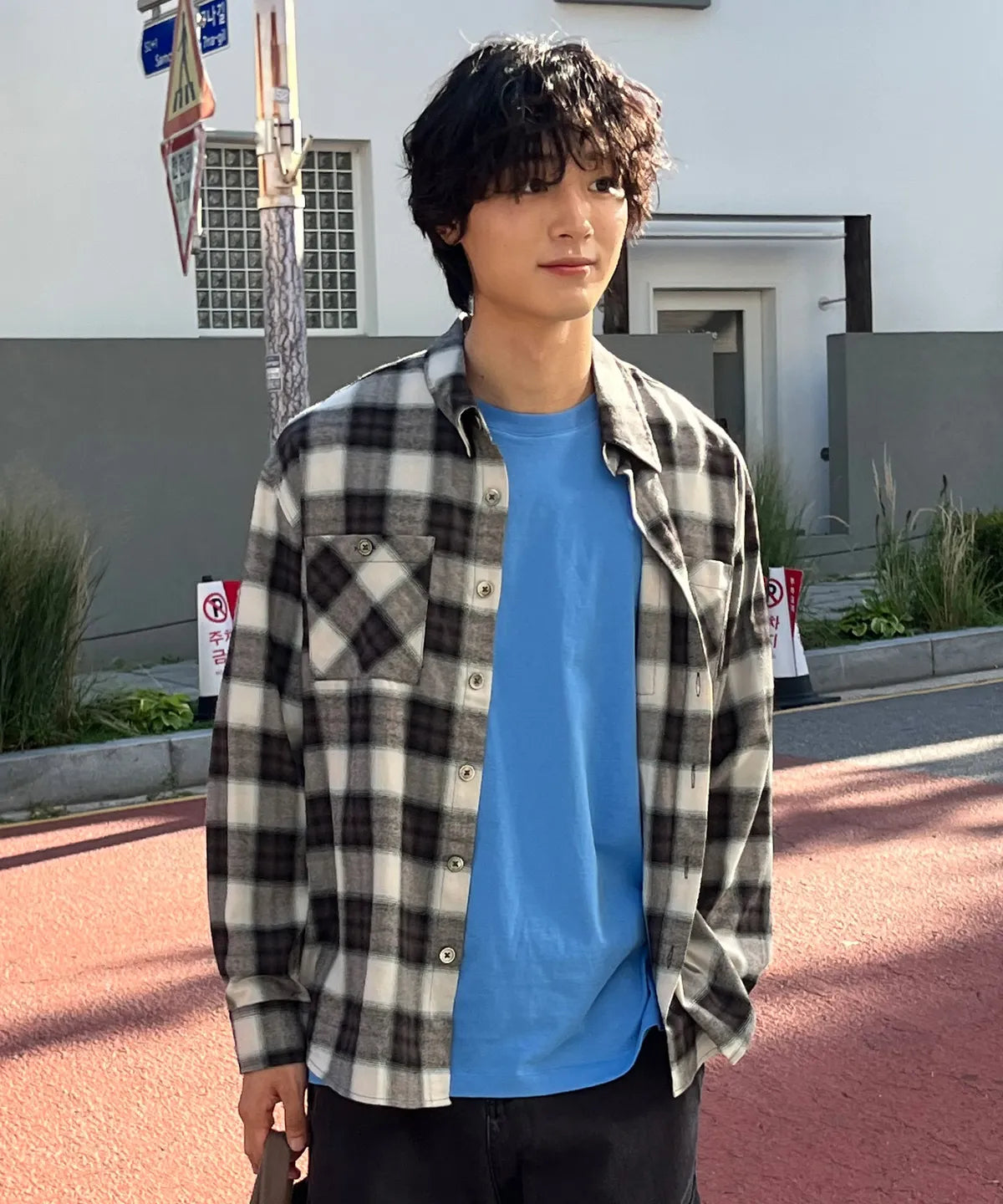 Two-Pocket Ombre Check Shirt [Black]