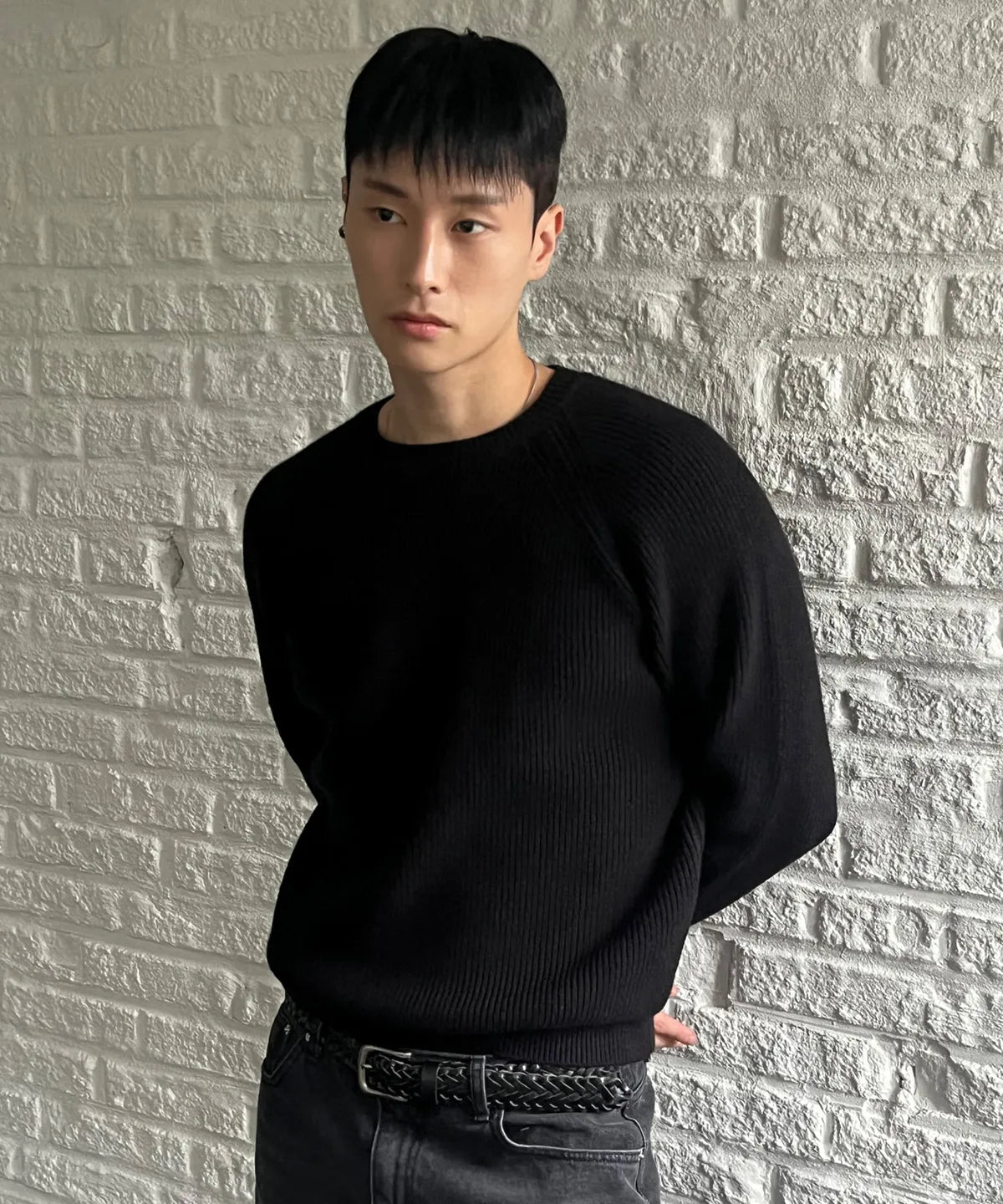 Essential Muscle Fit Raglan Crop Knit [Black]