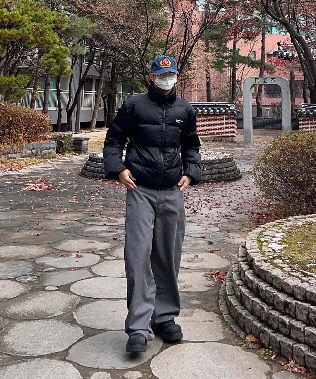 Curved Cotton Chino Pants [Charcoal]