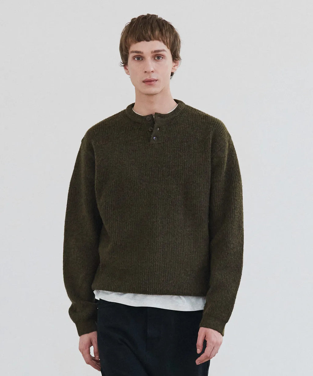 Ribbed Over-Fit Henley-Neck Knit [Khaki]