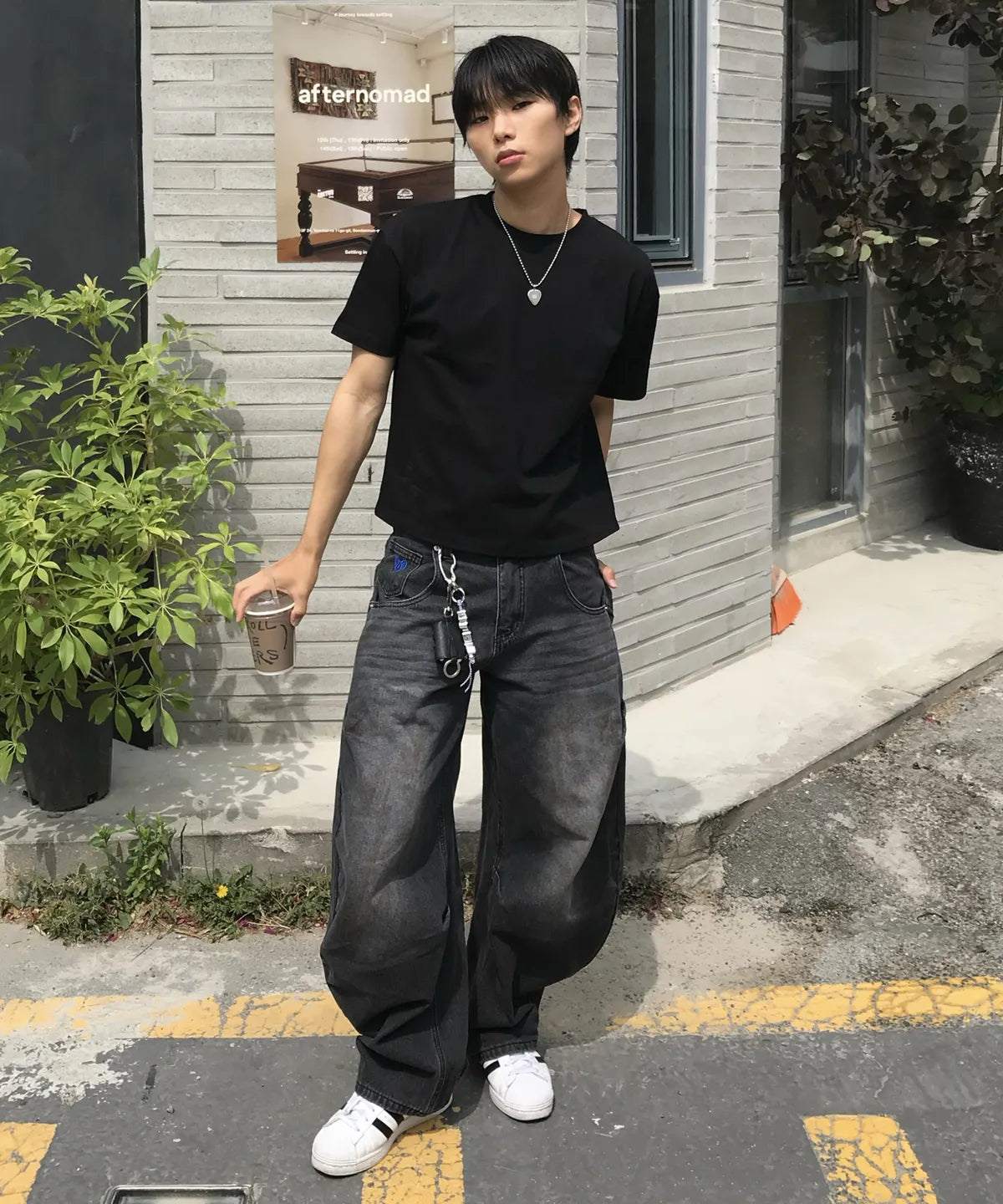 Essential Crop T-Shirt [Black]