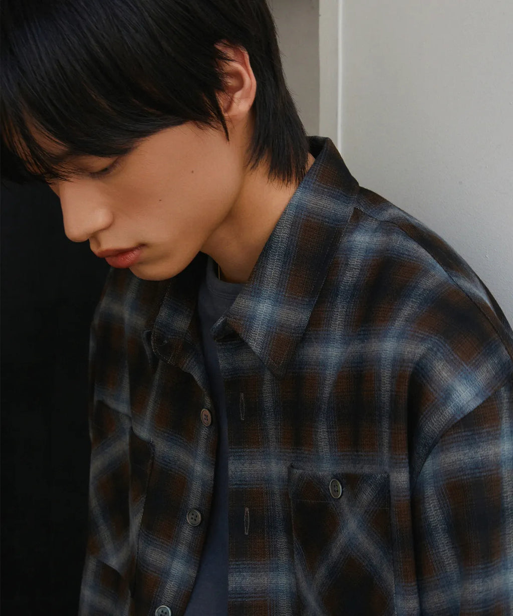 Two-Pocket Ombre Check Shirt [Blue]