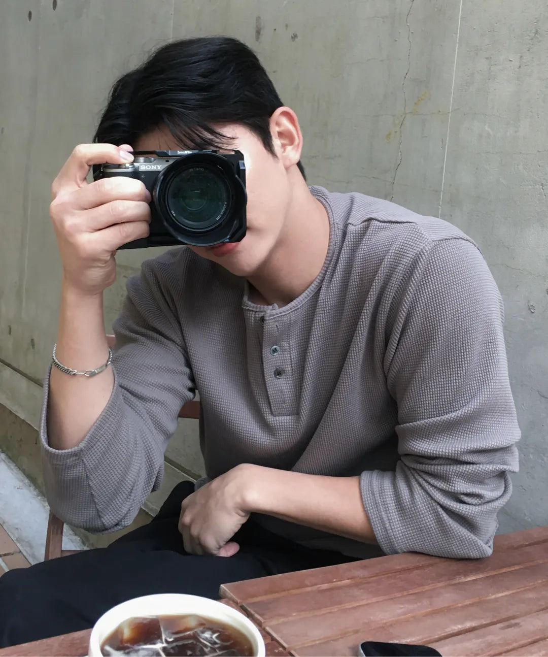 Waffle Henley Neck Crop T-shirt [Mocha Beige]