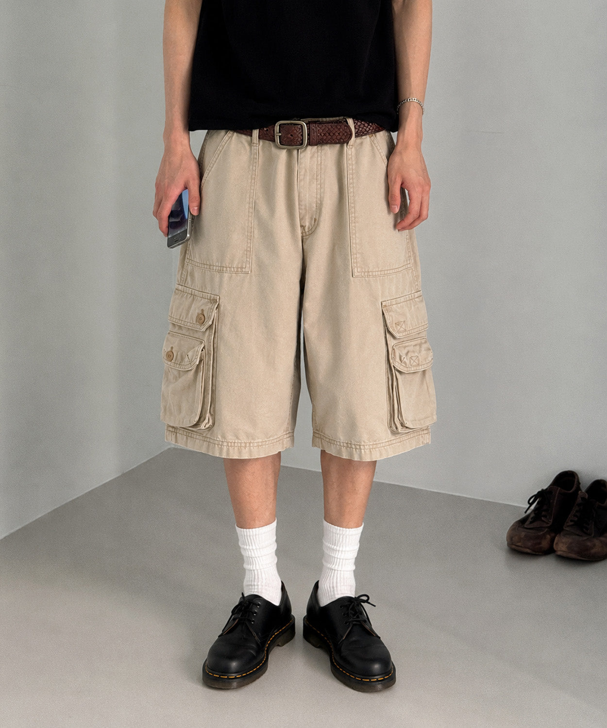 Cargo Pocket Washed Bermuda Shorts [Beige]