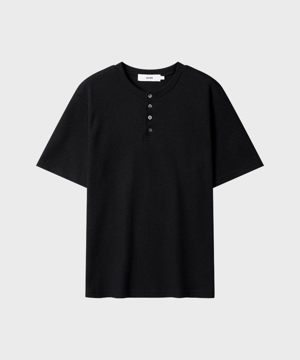 Waffle Henley Neck Semi-Crop T-Shirt [Black]