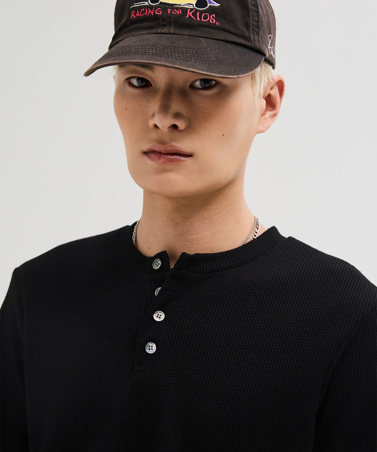 Waffle Henley Neck Semi-Crop T-Shirt [Black]