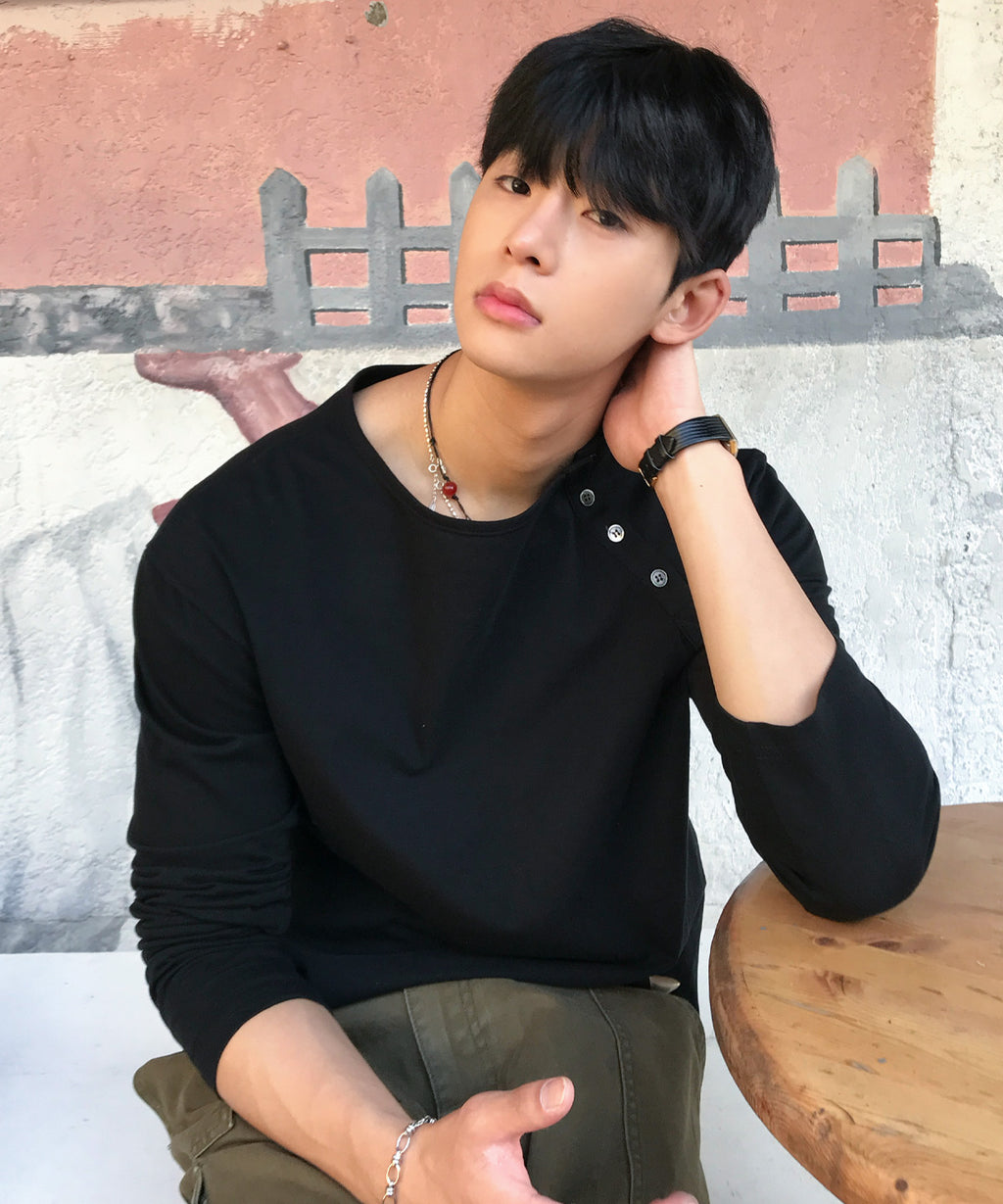 Diagonal Henley Neck Long Sleeve T-Shirt [Black]