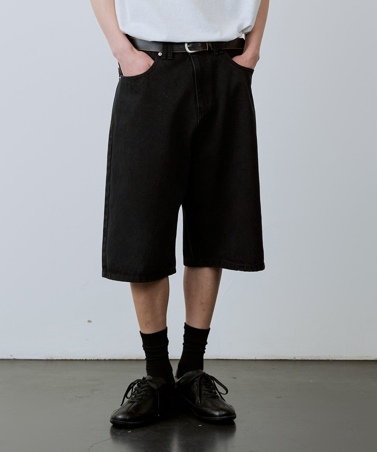 Everyday Bermuda Denim Shorts [Black]