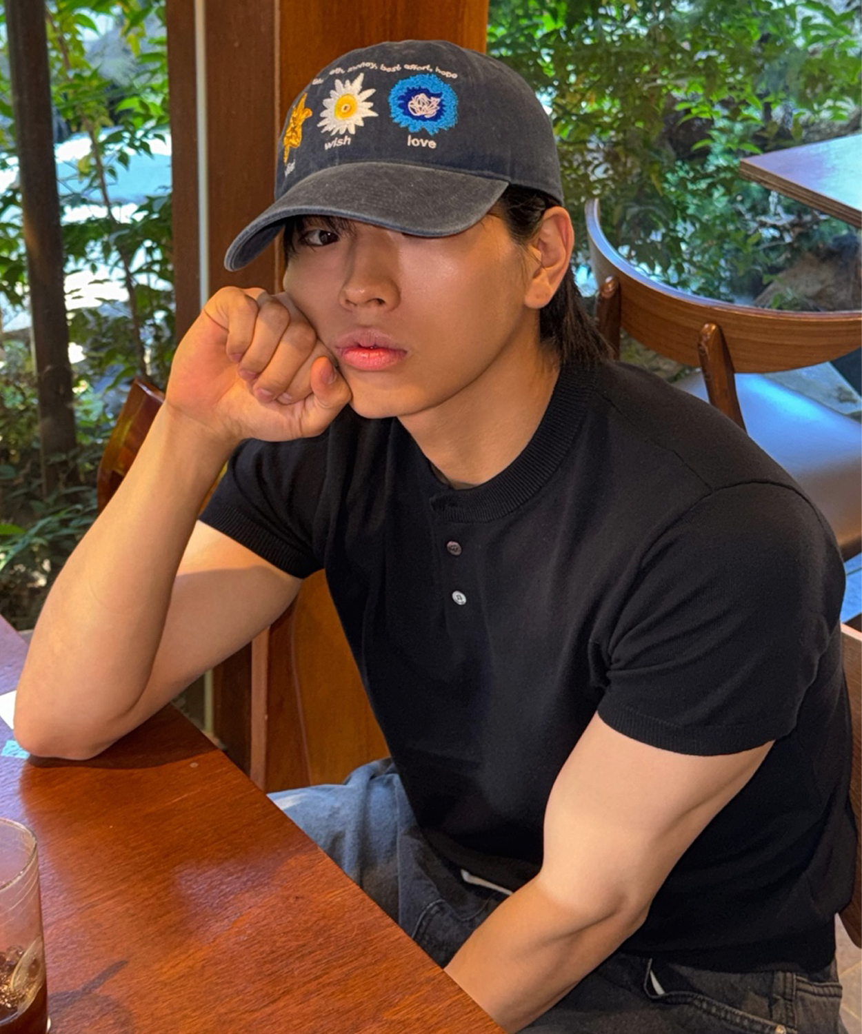Muscle Fit Henley Neck Short Sleeve Knit [Black]