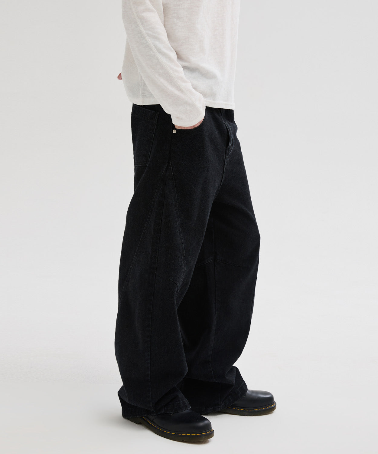Curved Line Washed Pants [Black]