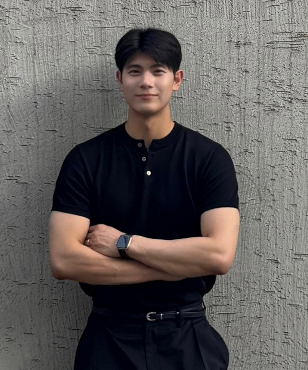 Muscle Fit Henley Neck Short Sleeve Knit [Black]