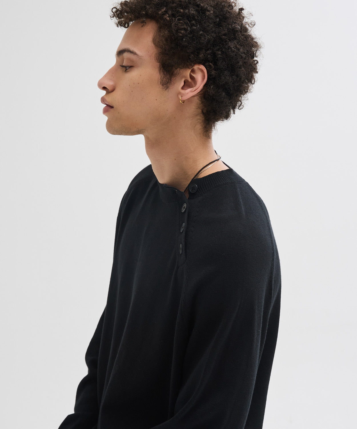 Diagonal Henley Neck Crop Knit [Black]