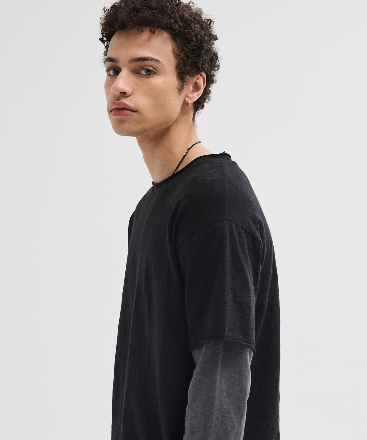 Cut-Off Layered Long Sleeve T-Shirt [Black]