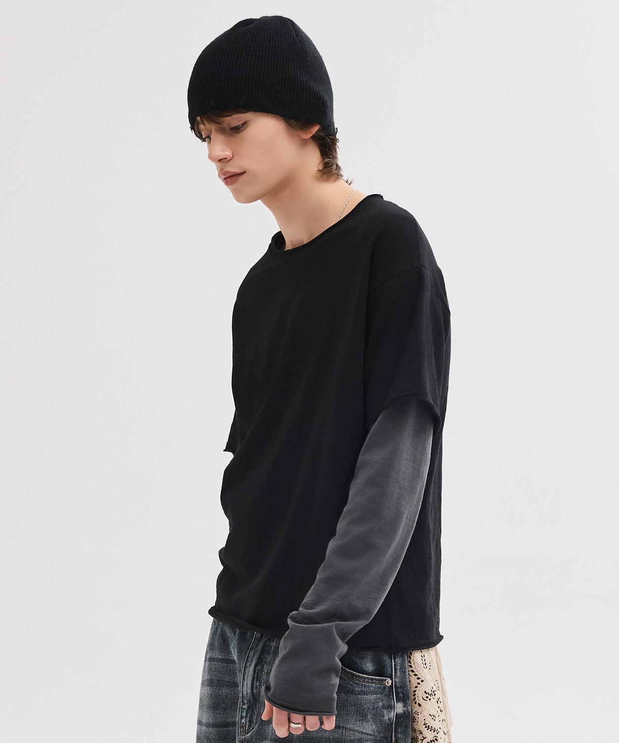 Cut-Off Layered Long Sleeve T-Shirt [Black]