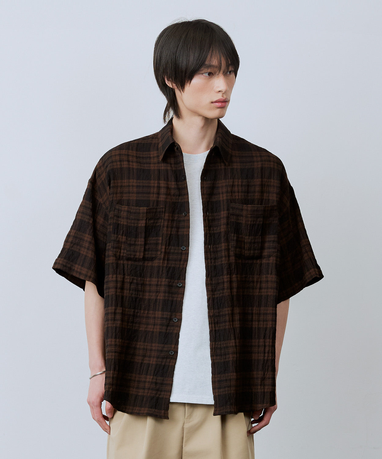 Two-Pocket Wrinkle Check Short Sleeve Shirt [Brown]