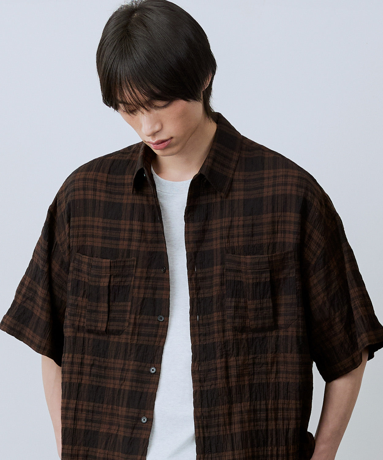 Two-Pocket Wrinkle Check Short Sleeve Shirt [Brown]