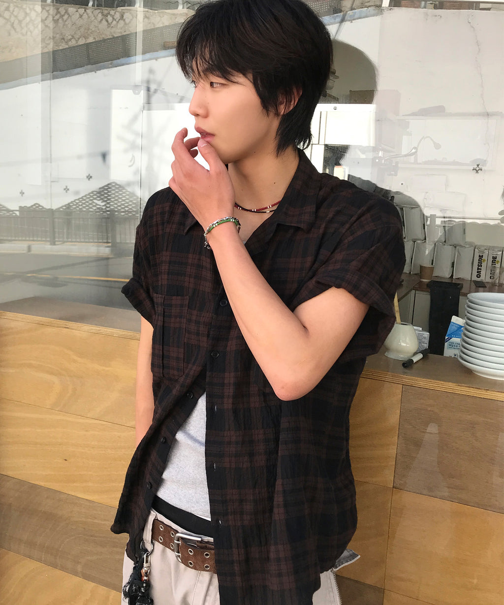 Two-Pocket Wrinkle Check Short Sleeve Shirt [Brown]
