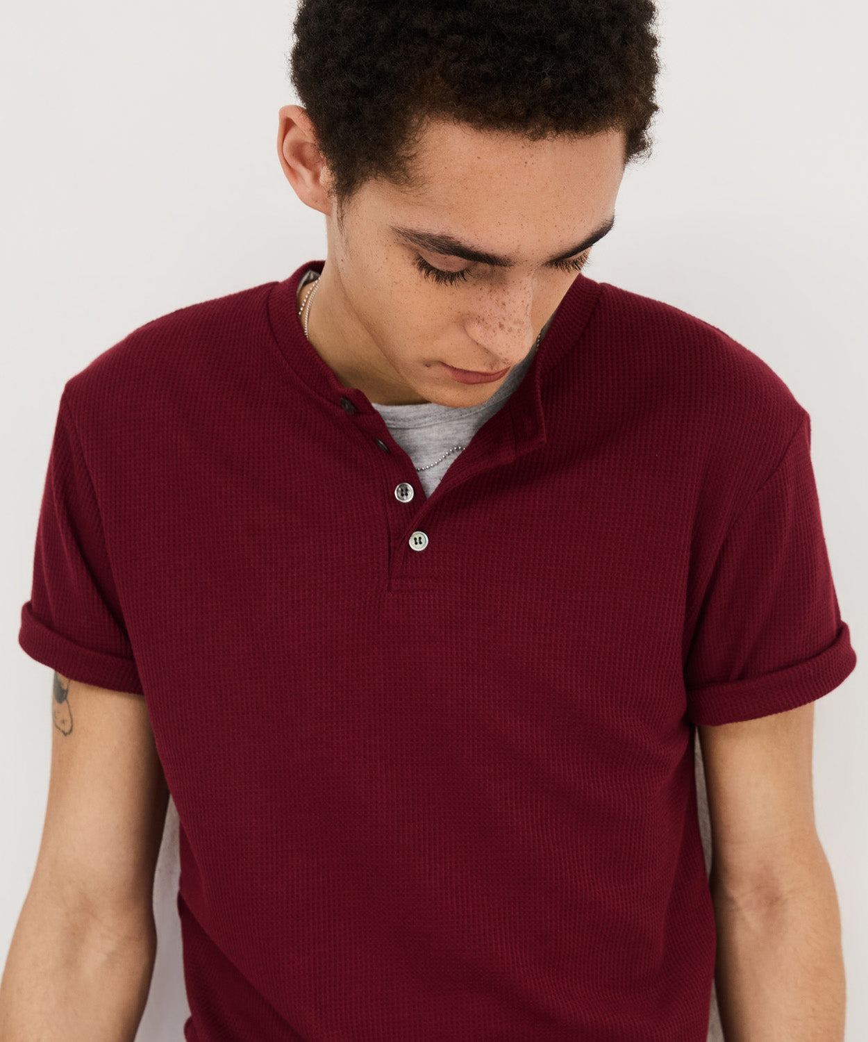 Waffle Henley Neck Semi-Crop T-Shirt [Burgundy]