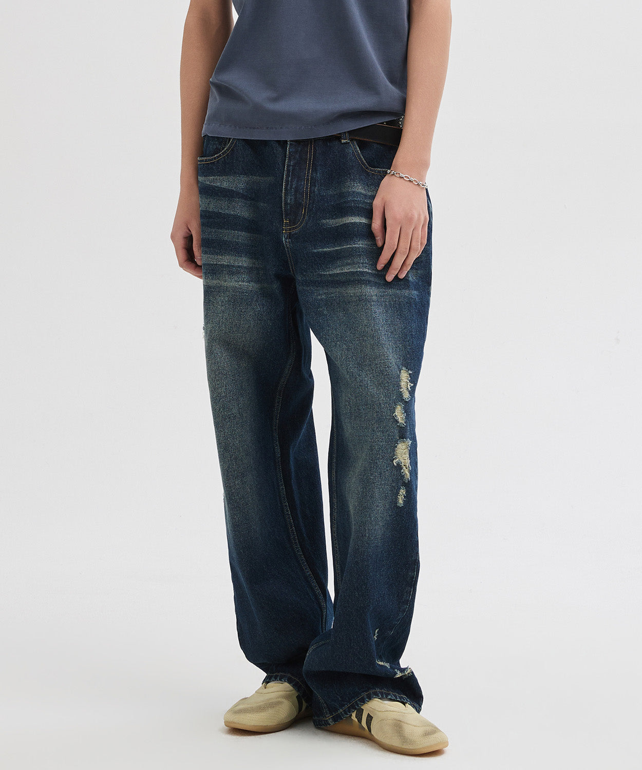 Curved Washed Damaged Denim Pants [Deep Blue]