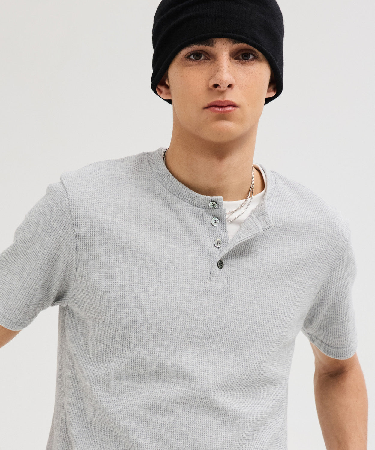 Waffle Henley Neck Semi-Crop T-Shirt [Gray]