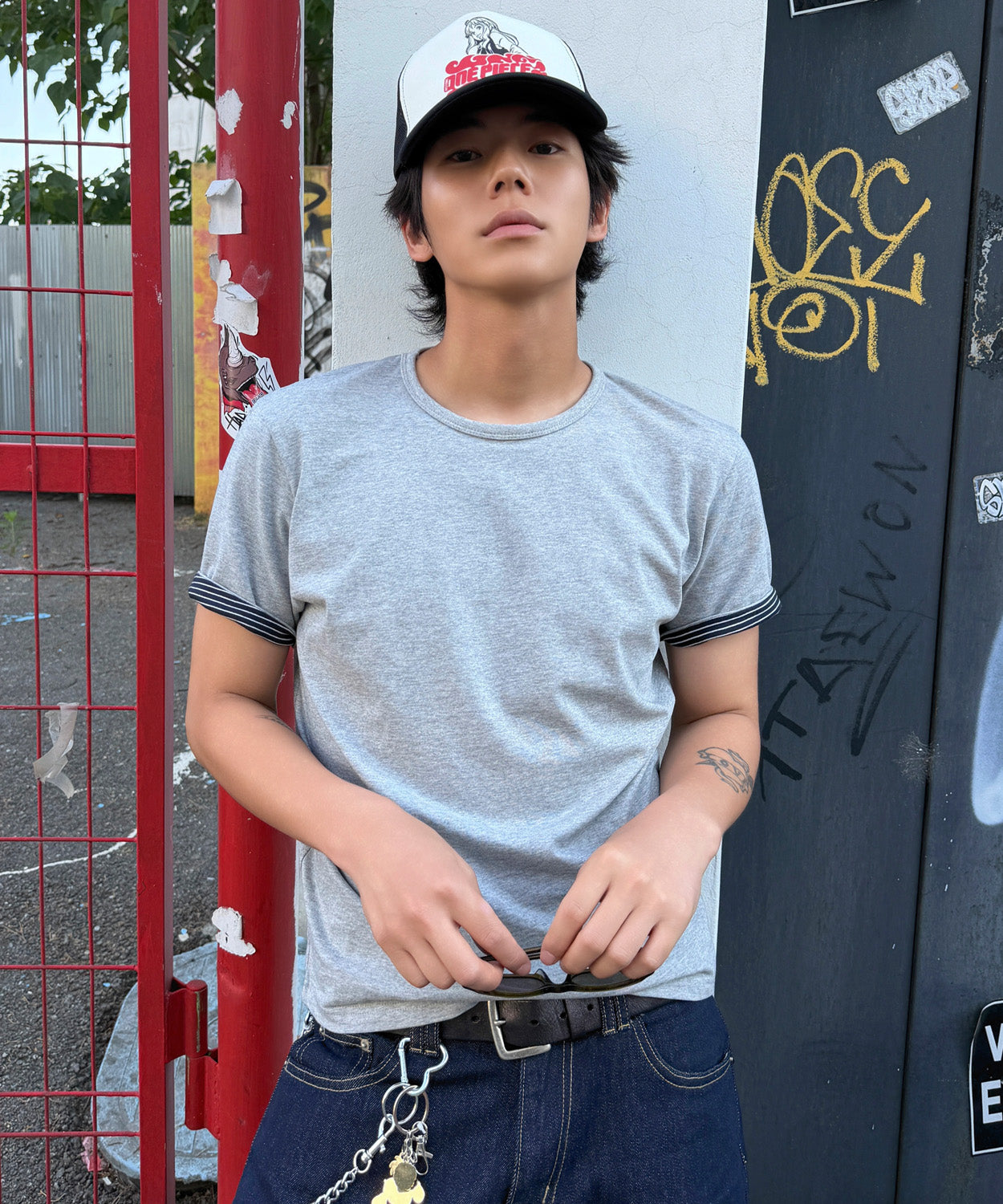 Stripe Layered Roll-Up T-Shirt [Gray]