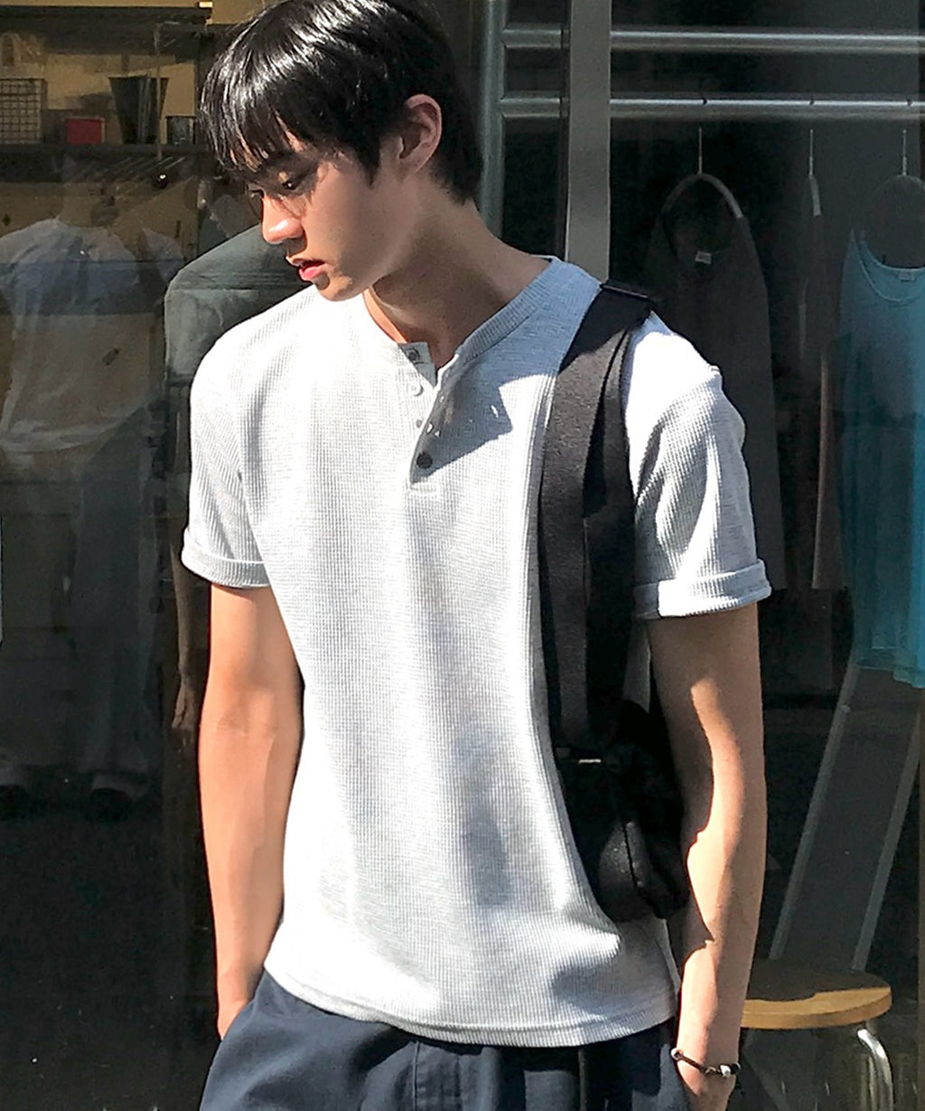 Waffle Henley Neck Semi-Crop T-Shirt [Gray]