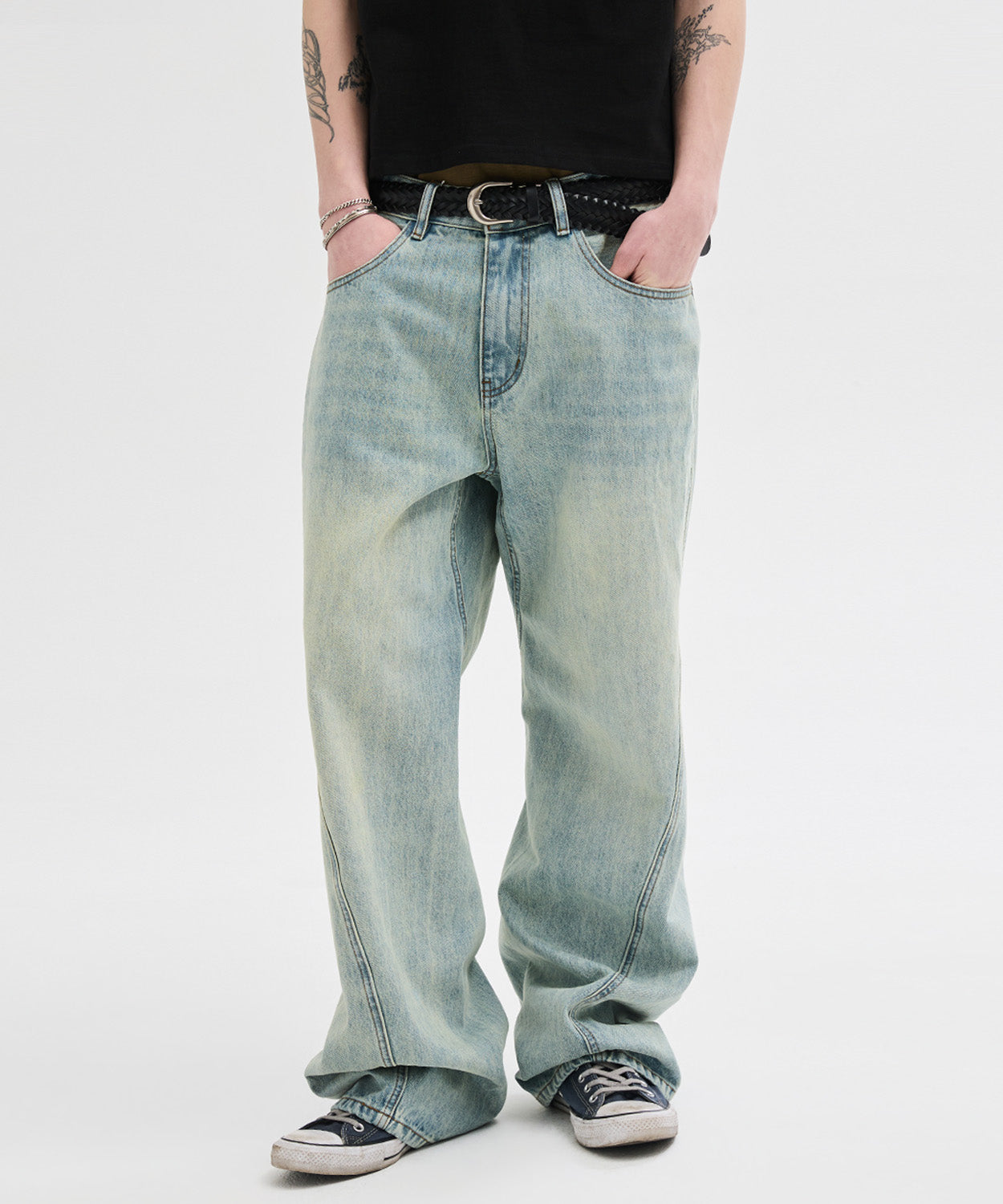 Diagonal Curved Denim Pants [Light Blue]