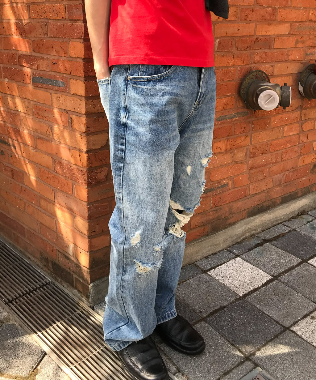 Distressed Flared Denim Pants [Light Blue]