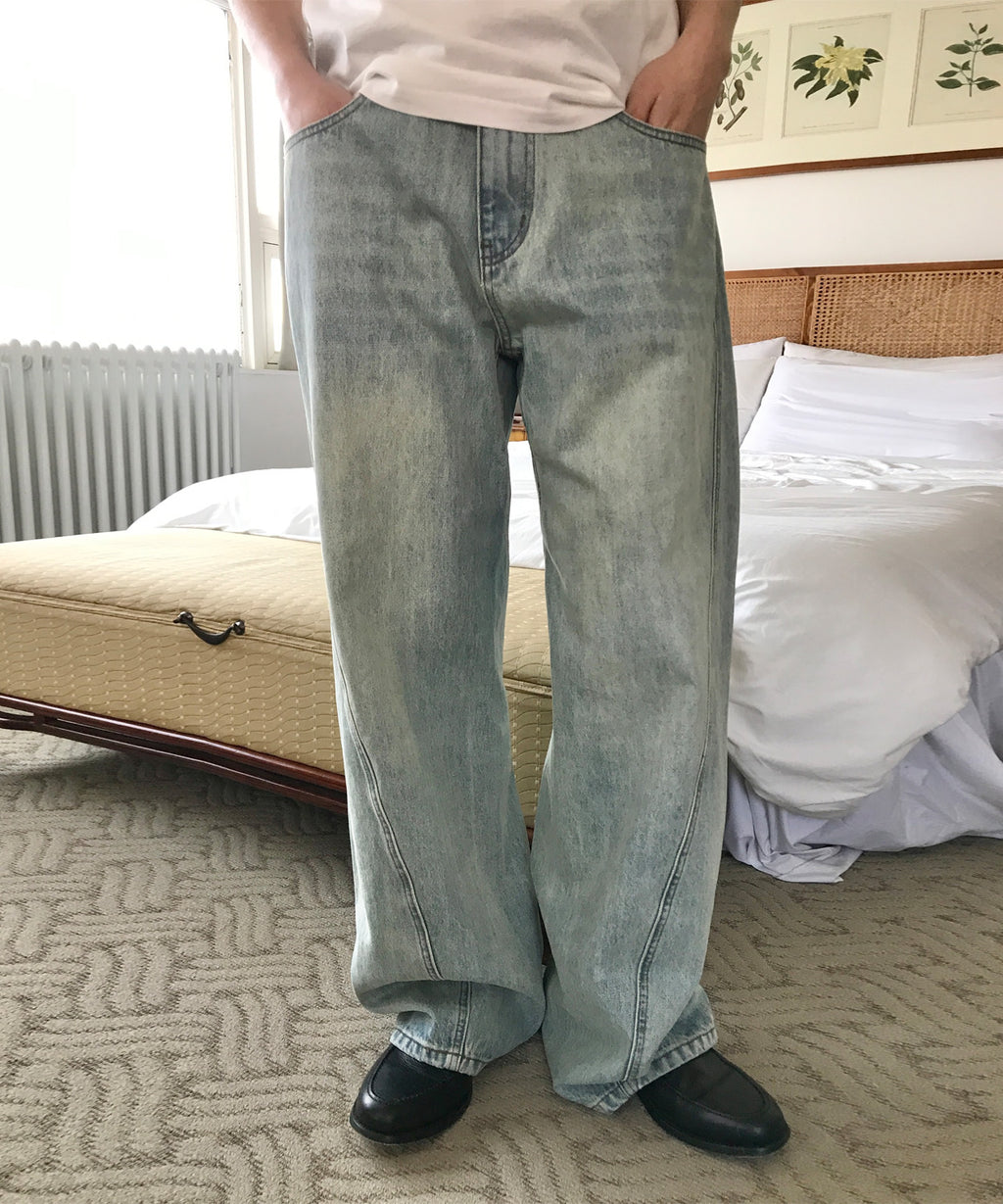 Diagonal Curved Denim Pants [Light Blue]