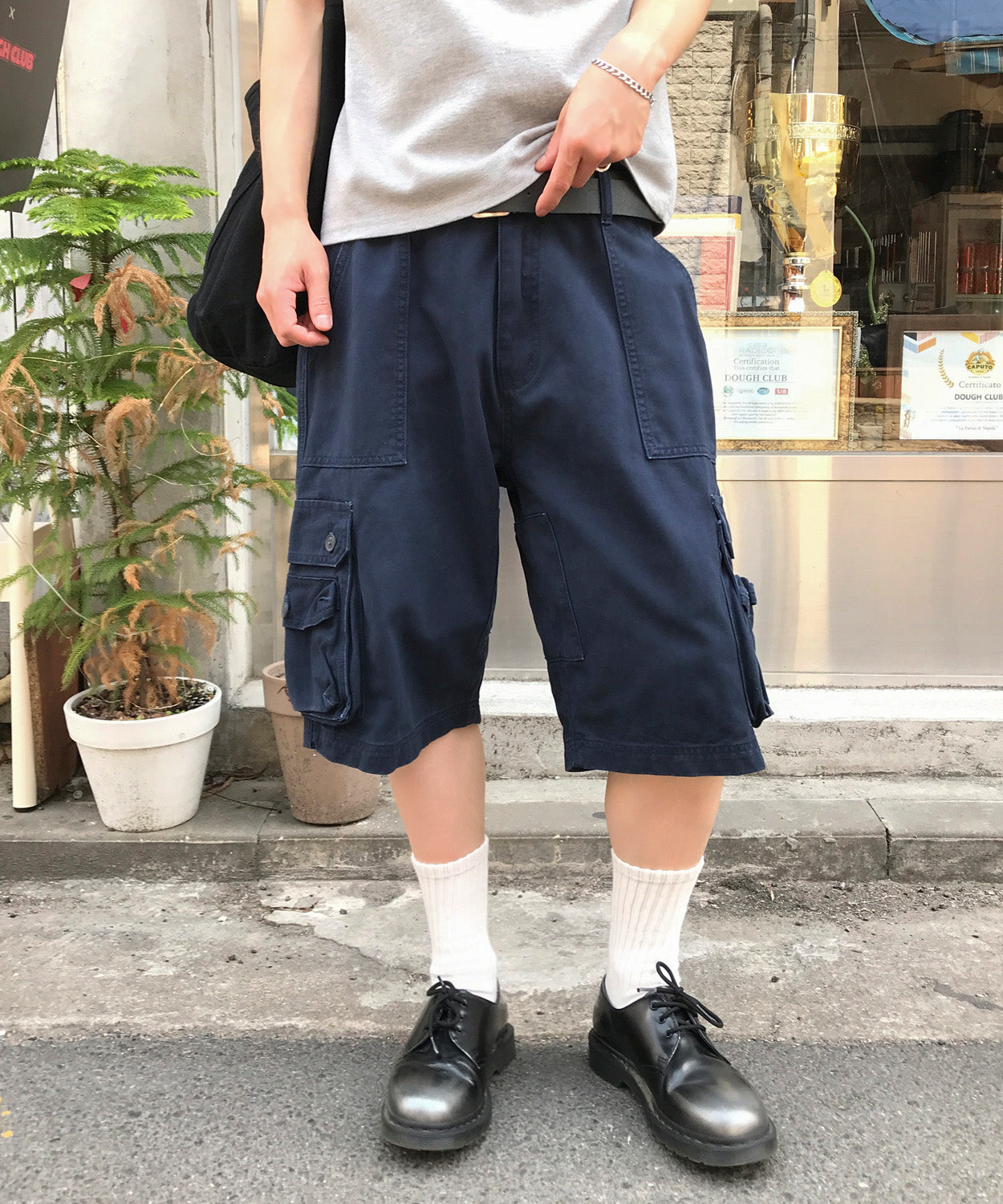 Cargo Pocket Washed Bermuda Shorts [Navy]