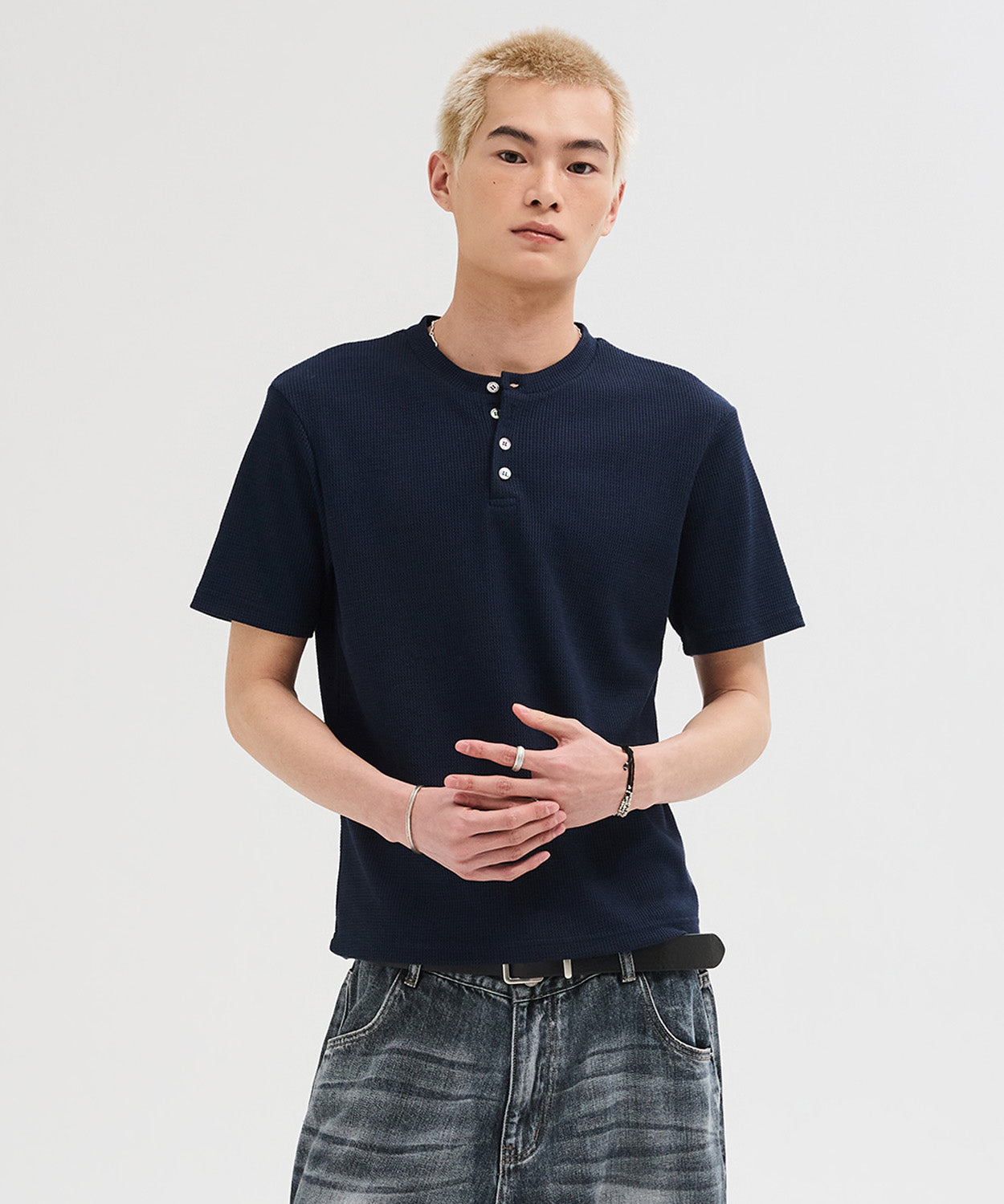 Waffle Henley Neck Semi-Crop T-Shirt [Navy]