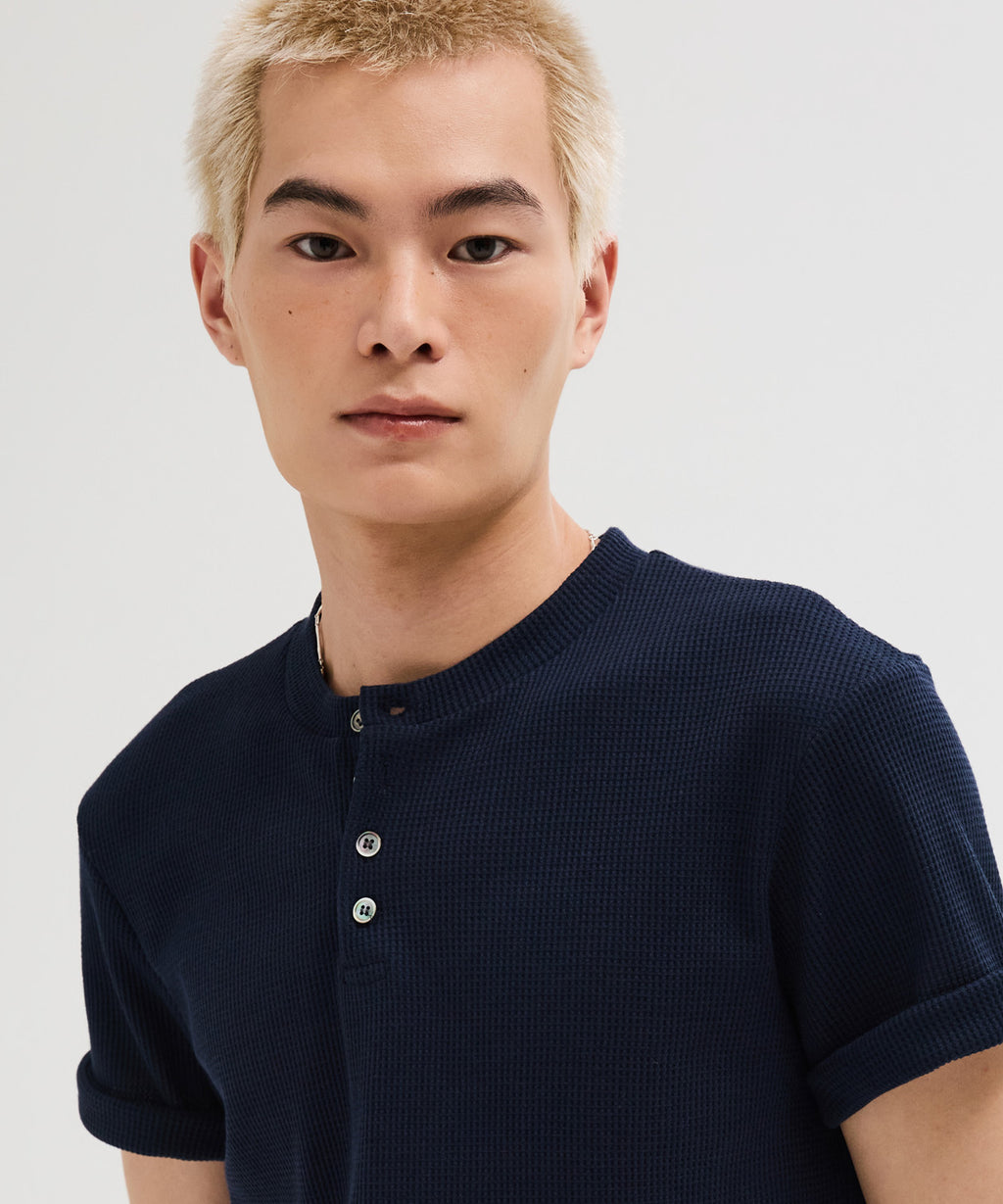 Waffle Henley Neck Semi-Crop T-Shirt [Navy]