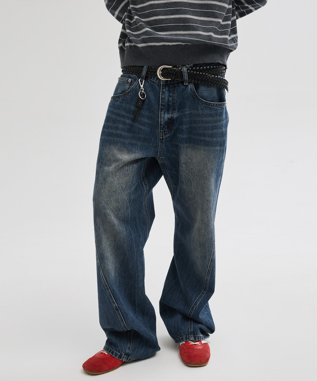 Diagonal Curved Denim Pants [Washed Blue]